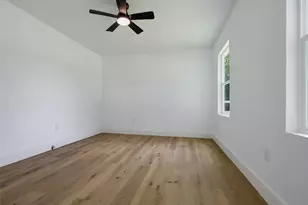 1004 11th St N, Texas City, TX 77590 - Photo 9