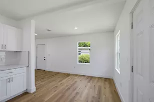1004 11th St N, Texas City, TX 77590 - Photo 5