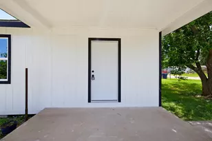 1004 11th St N, Texas City, TX 77590 - Photo 3