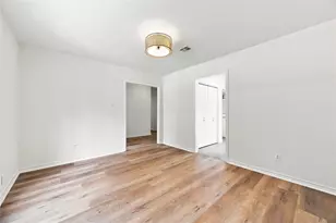 6215 Queensloch Dr, Houston, TX 77096 - Photo 17