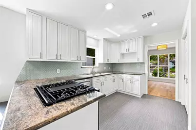 6215 Queensloch Drive, Houston, TX 77096 - Photo 11