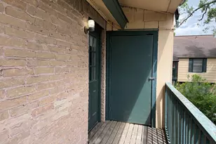 8299 Kingsbrook Rd, Houston, TX 77024 - Photo 17