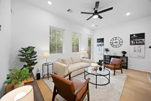 320 Neyland St, Houston, TX 77022 - Photo 9