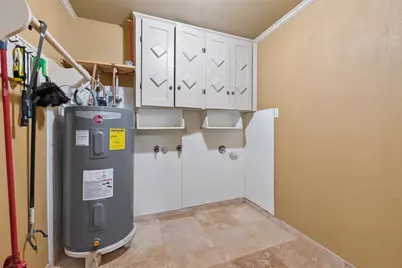 1011 Chateau Woods Parkway Drive, Conroe, TX 77385 - Photo 17