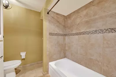 1011 Chateau Woods Parkway Drive, Conroe, TX 77385 - Photo 23