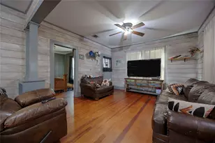 309 Anderson St, Schulenburg, TX 78956 - Photo 5