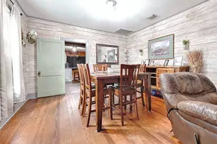 309 Anderson St, Schulenburg, TX 78956 - Photo 7