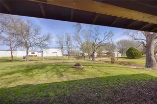 309 Anderson St, Schulenburg, TX 78956 - Photo 23