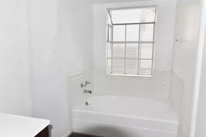 9809 Richmond Avenue #E7, Houston, TX 77042 - Photo 5