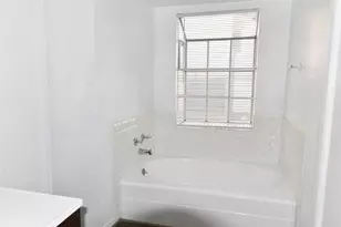 9809 Richmond Ave, Houston, TX 77042 - Photo 5