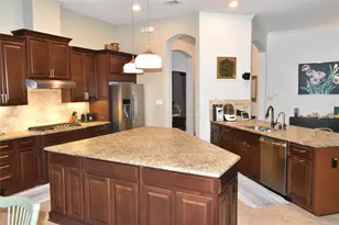 14822 Twin Waters CT, Houston, TX 77044 - Photo 5