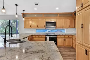 330 N Fairway Loop, Coldspring, TX 77331 - Photo 9