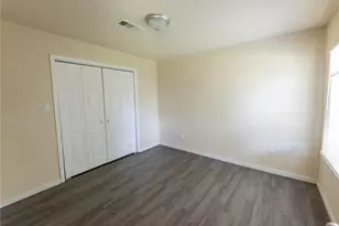 4942 Bataan Rd, Houston, TX 77033 - Photo 13