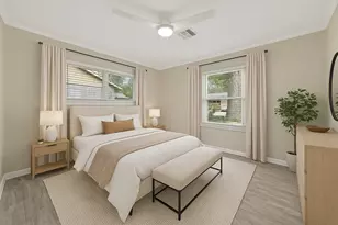 9642 Meadowglen Ln, Houston, TX 77063 - Photo 23