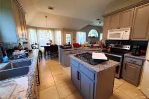 33206 Whitley Ct, Fulshear, TX 77441 - Photo 11