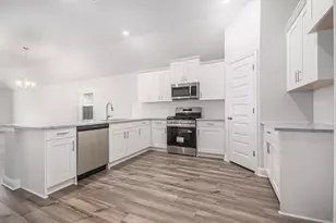 13621 Seneca Lk Dr, Texas City, TX 77568 - Photo 3