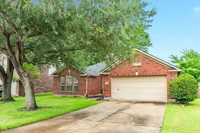 205 Mango Street, Lake Jackson, TX 77566 - Photo 3