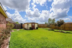 625 Laurelmist Ln, La Marque, TX 77568 - Photo 23