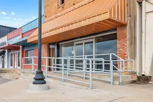 922 E Commerce St, Buffalo, TX 75831 - Photo 3