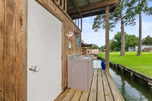 153 Lakeshore Dr, Onalaska, TX 77360 - Photo 33