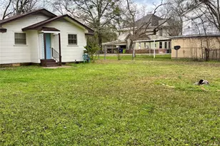 504 E Bell Ave, Crockett, TX 75835 - Photo 11