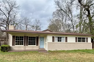 504 E Bell Ave, Crockett, TX 75835 - Photo 1