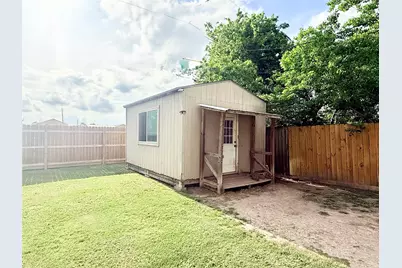 1310 Valley Drive, Angleton, TX 77515 - Photo 11
