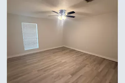 1310 Valley Drive, Angleton, TX 77515 - Photo 7