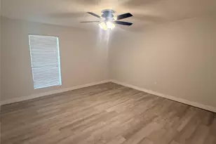 1310 Valley Dr, Angleton, TX 77515 - Photo 7