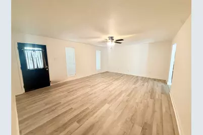 1310 Valley Drive, Angleton, TX 77515 - Photo 3