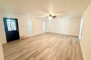 1310 Valley Dr, Angleton, TX 77515 - Photo 3