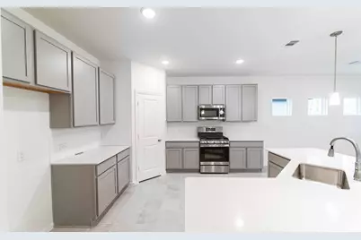 10604 Altitude Way, Conroe, TX 77303 - Photo 9