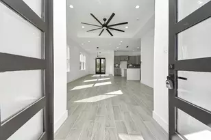 316 E Oakdale St, Dayton, TX 77535 - Photo 5