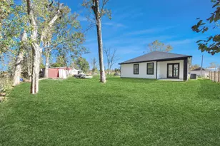 316 E Oakdale St, Dayton, TX 77535 - Photo 21