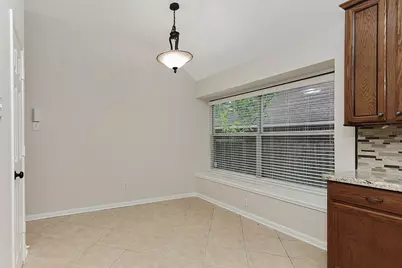23 Lamps Glow Place, The Woodlands, TX 77382 - Photo 11