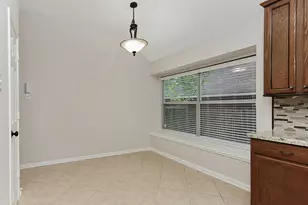 23 Lamps Glow Pl, The Woodlands, TX 77382 - Photo 11