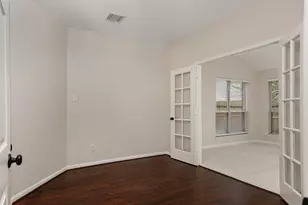 23 Lamps Glow Pl, The Woodlands, TX 77382 - Photo 17