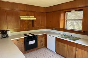 1905 10th St, Hempstead, TX 77445 - Photo 7