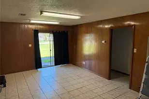 1905 10th St, Hempstead, TX 77445 - Photo 3