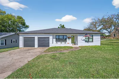 302 W Stone Street, Brenham, TX 77833 - Photo 1