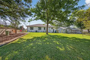 302 W Stone St, Brenham, TX 77833 - Photo 27