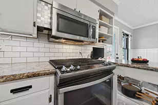 302 W Stone St, Brenham, TX 77833 - Photo 13