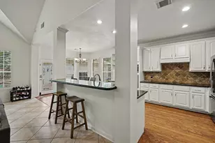 83 E Green Gables Cir, The Woodlands, TX 77382 - Photo 15