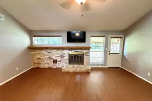 14 Sarita Rd, Angleton, TX 77515 - Photo 11