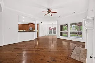 18 Petal Park Pl, The Woodlands, TX 77382 - Photo 7