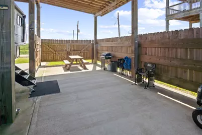 1352 Van Sant, Gilchrist, TX 77617 - Photo 7