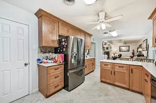 5106 Harbor Light Dr, Dickinson, TX 77539 - Photo 15