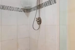 5733 Kansas St, Houston, TX 77007 - Photo 15