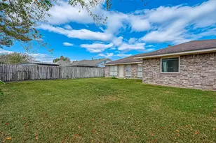 9466 Coast Bridge St, Houston, TX 77075 - Photo 29