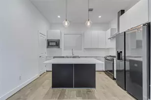 5859 Dolores St, Houston, TX 77057 - Photo 9